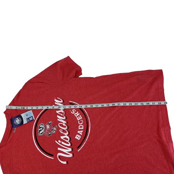 New Mens Captivating Wisconsin Badgers Graphic T-Shirt Size Medium NWT Red Soft - Picture 6 of 7